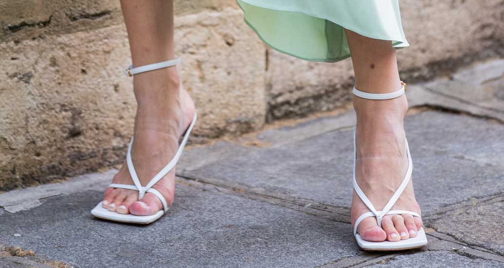Sommer-Schuhe: Eckige Sandalen